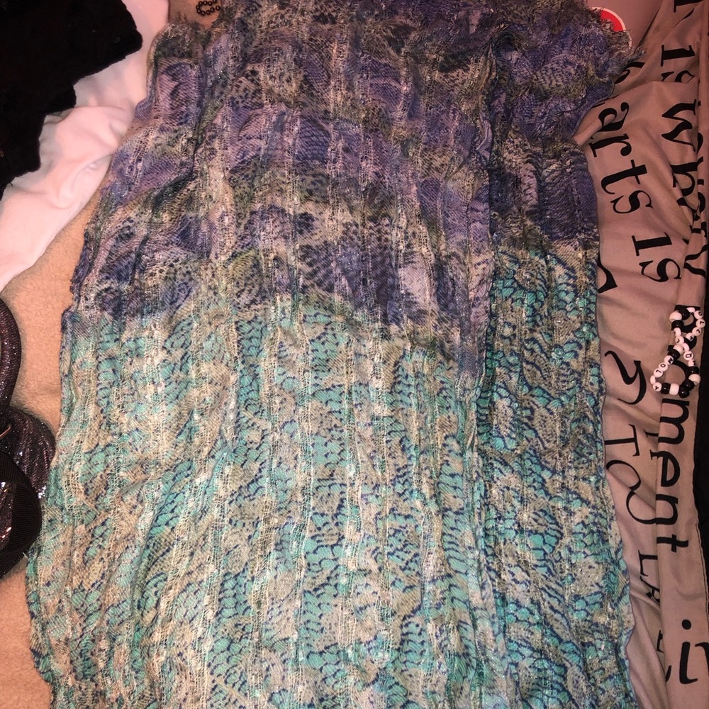 blue scarf